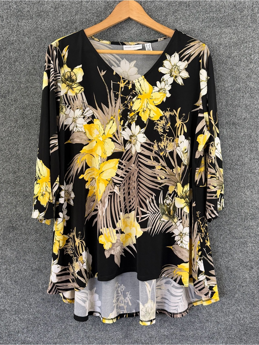 Susan Graver Womens 1X Liquid Knit Tunic Top Tropical Floral High Low 3/4 Sleeve